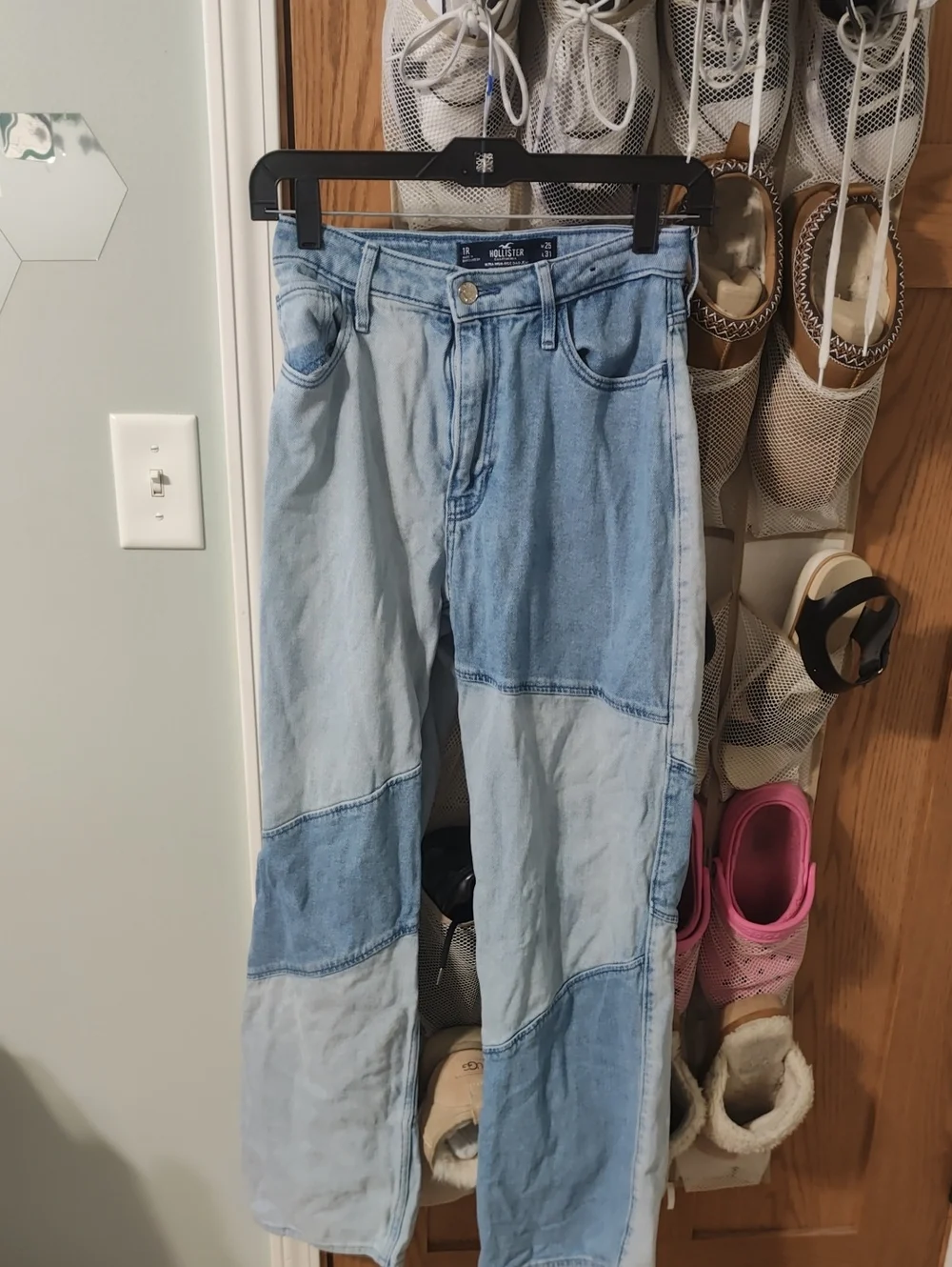 Hollister Patchwork Two-Tone Light Wash Jeans 25w 31L